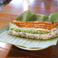 เมนูของร้าน ข้าวเปิ๊บยายเครื่อง