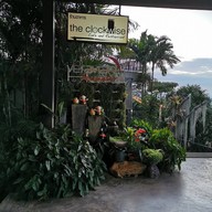 The Clockwise Cafe & Restaurant @ Varavian Resort