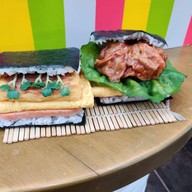 บรรยากาศ Onigiri Burgar Kuromon Market, Osaka