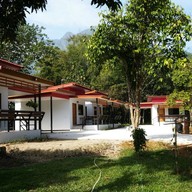 ขุนน้ำ ริมธาร รีสอร์ต