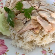 ไอติมกะทิสด ก๋วยเตี๋ยวไก่แม่ดอกไม้ สาขาดั้งเดิม (เจ๊ตุ้ย)