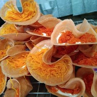 โมขนมเบื้อง ตลาดนัดเสือใหญ่