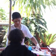 ก๋วยเตี๋ยวเรือร่มไทร เตี๋ยวเรือกะทิสด สาขาเจริญสุข