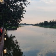 พริ้วลมชมน้ำ
