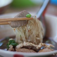 ก๋วยเตี๋ยวเรือร่มไทร เตี๋ยวเรือกะทิสด สาขาเจริญสุข