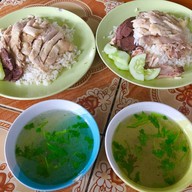 ร้านข้าวมันไก่สุไหล่