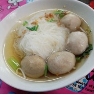 ก๋วยเตี๋ยวนำชัย ข้าวมันไก่