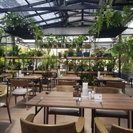 บรรยากาศ Mama Indigo Restaurant, Kata Beach