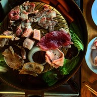 อ๊อดเซาะหมูกระทะ by botanic