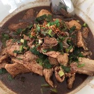 ก๋วยเตี๋ยวเรือเน้นเครื่อง ซอยหลังแขวงสาขา1