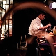 Bar 335