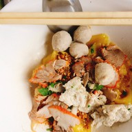 เมนูของร้าน ก๋วยเตี๋ยวป้ามาศ  หนองบัว