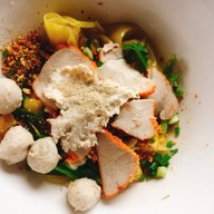 เมนูของร้าน ก๋วยเตี๋ยวป้ามาศ  หนองบัว