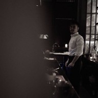 Bar 335