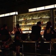 Bar 335