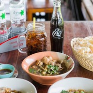 ก๋วยเตี๋ยวเรือเอี้ยมจุ๊น สาขา2