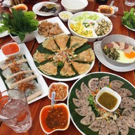 เมนูของร้าน ฮอยอัน แหนมเนือง ชลประทาน