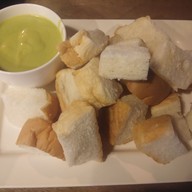 นมใหญ่ Milk&Toast สำโรง-ริมทางรถไฟสายเก่า