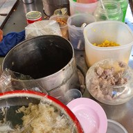 เจ๊ย้งไอติม ตลาดเก่า