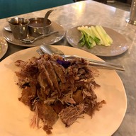 เมนูของร้าน The Yard Restaurant