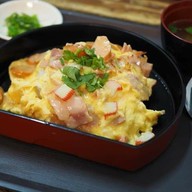 นมใหญ่ Milk&Toast สำโรง-ริมทางรถไฟสายเก่า