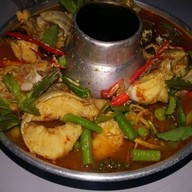 เมนูของร้าน ซิลดี้ ปลาทอดยำ & ก๋วยเตี๋ยว หมู-เนื้อน้ำตก ริมแม่น้ำตลาดไฟฟ้านครชัยศรี