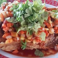 เมนูของร้าน ซิลดี้ ปลาทอดยำ & ก๋วยเตี๋ยว หมู-เนื้อน้ำตก ริมแม่น้ำตลาดไฟฟ้านครชัยศรี