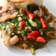 เมนูของร้าน กะเพราบ้านครัว