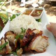 โฮ่งบีช คาเฟ่