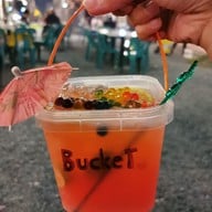 Bucket ช่างชุ่ย