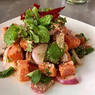เมนูของร้าน เจ๊อีฟครกแตก