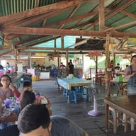 ก๋วยเตี๋ยวเรือแพเพ็ญ