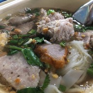 ก๋วยเตี๋ยวต้มยำเจ้นิด