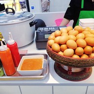 ข้าวไข่เจียว อาหารชุด by รุจี