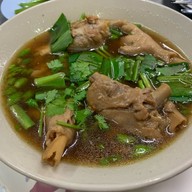 เมนูของร้าน สมยศ ข้าวต้มรอบดึก (Som Yot Khaotom Rop Duek)โชคชัย 4 ซอย 72  โชคชัย 4
