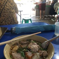ก๋วยเตี๋ยวต้มยำเจ้นิด