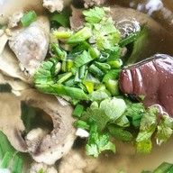 ต้มเลือดหมูเฮียแว่น