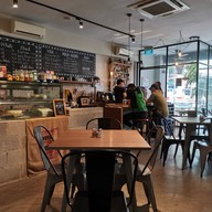 บรรยากาศ The Clueless Goat