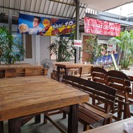 บรรยากาศ ครัวส้มแซ่บ(ส้มตำไก่ย่างเขาสวนกวาง) แจ่มฟ้าช้อปปิ้งมอลล์