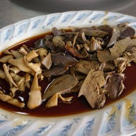 เมนูของร้าน มั่นคงฟาร์ม เป็ดพะโล้  หมู่บ้านดีเค