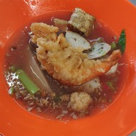 เมนูของร้าน ต้นเย็นตาโฟกุ้งทอด