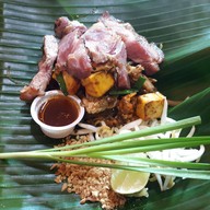 เมนูของร้าน ผัดไทยไฟทะลุ ถนนดินสอ