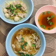 ก๋วยเตี๋ยวหมูหมักกาดหลวง