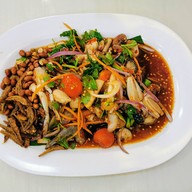 เมนูของร้าน ข้าวหมูแดง หน้าบ้าน