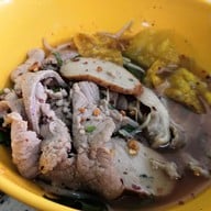 ก๋วยเตี๋ยวหมูต้มยำตำลึงนายเอก อยุธยา อยู่ใน ปตท. สายเอเซีย ฝั่งขาขึ้น กม.25.5