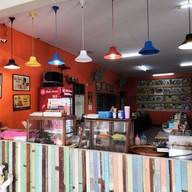 ก๋วยเตี๋ยวหมูต้มยำตำลึงนายเอก อยุธยา อยู่ใน ปตท. สายเอเซีย ฝั่งขาขึ้น กม.25.5