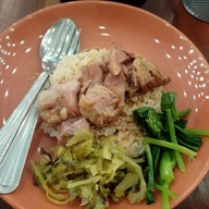 เมนูของร้าน ขาหมูนายอ้วน ประชาอุทิศ34