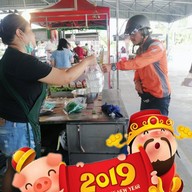 บรรยากาศ หมูน้ำผึ้งอบโอ่ง  ซ.วงศ์สว่าง19