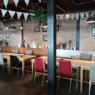 บรรยากาศ E.A.T. @ Khaoyai Bar & Bistro