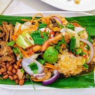 เมนูของร้าน ข้าวหมูแดง หน้าบ้าน